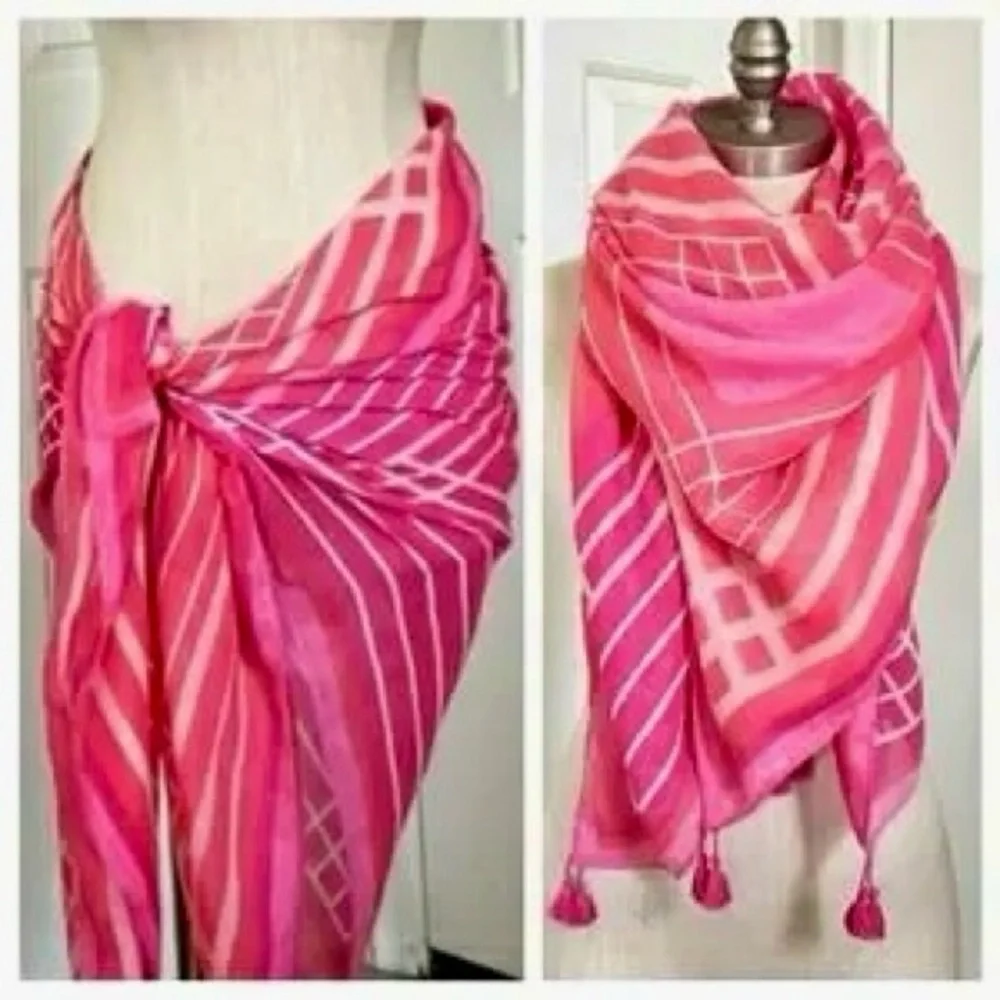 VERA BRADLEY 80” Cream Blue & Green Wrap Scarf w Tassels Swim Cover Sarong Skirt